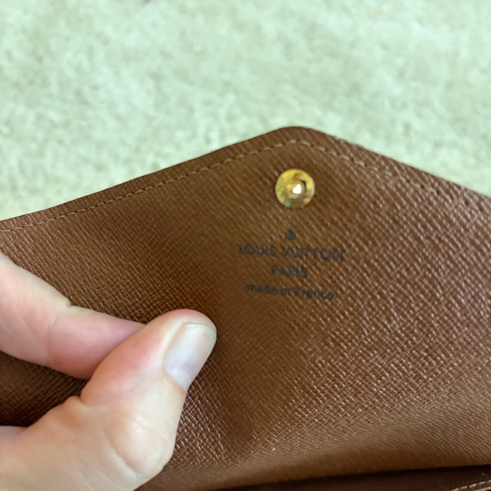 Louis Vuitton Wallet - Picture 7 of 9